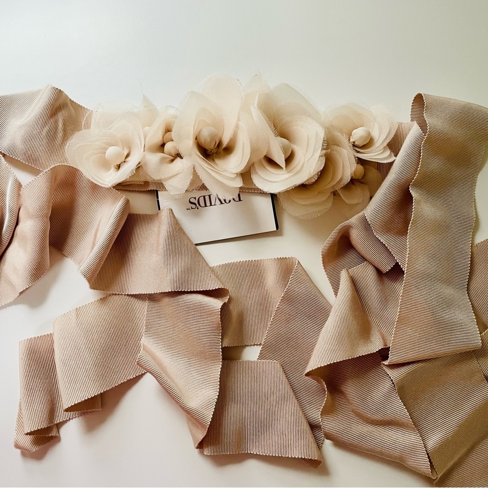 White by Vera Wang Cream Floral Ribbon Sash